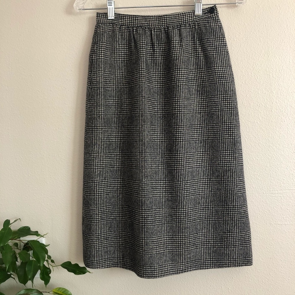 VINTAGE Pendleton wool plaid minimalist skirt